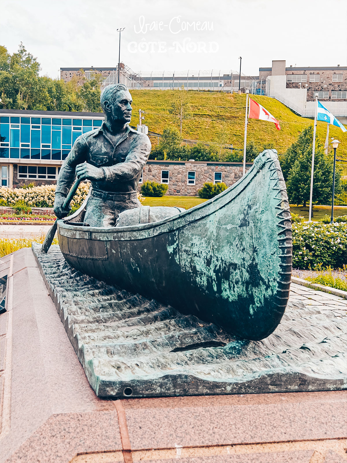 Sculpture de bronze représentant un canotier