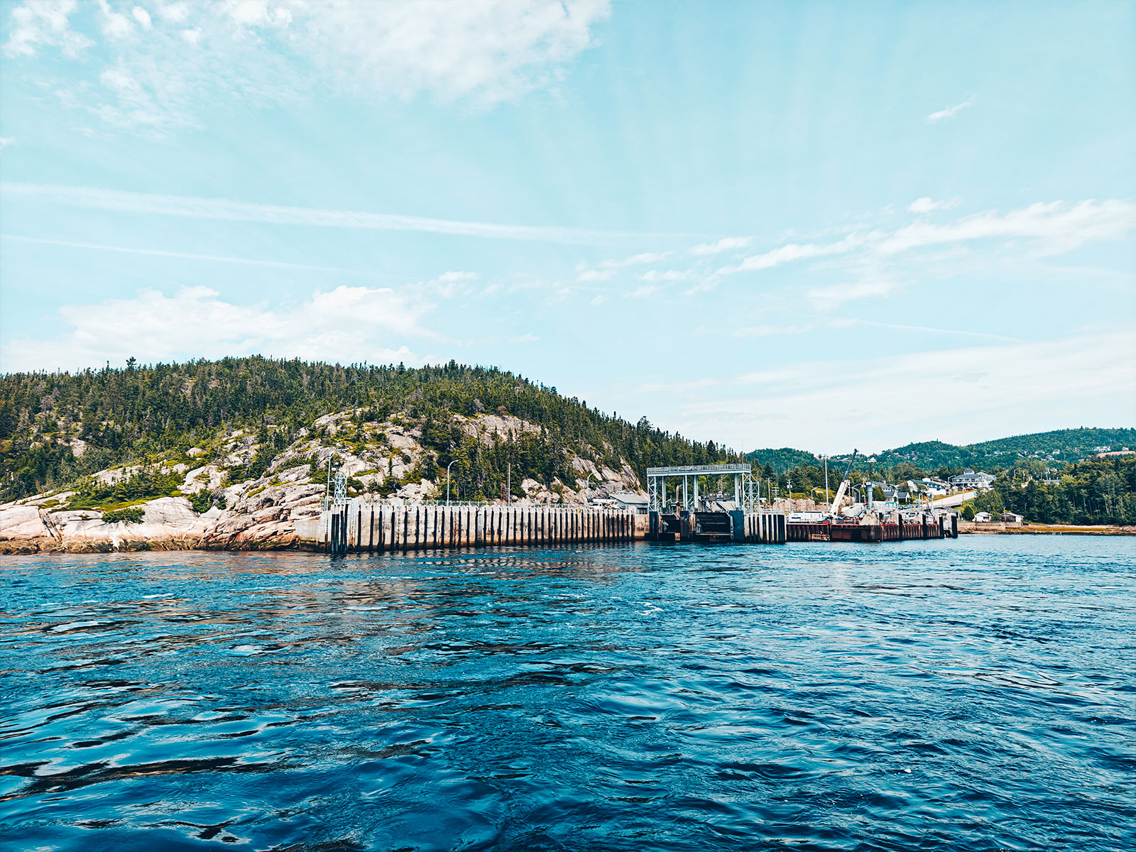 Le quai de Baie-Sainte-Catherine vu depuis l'eau