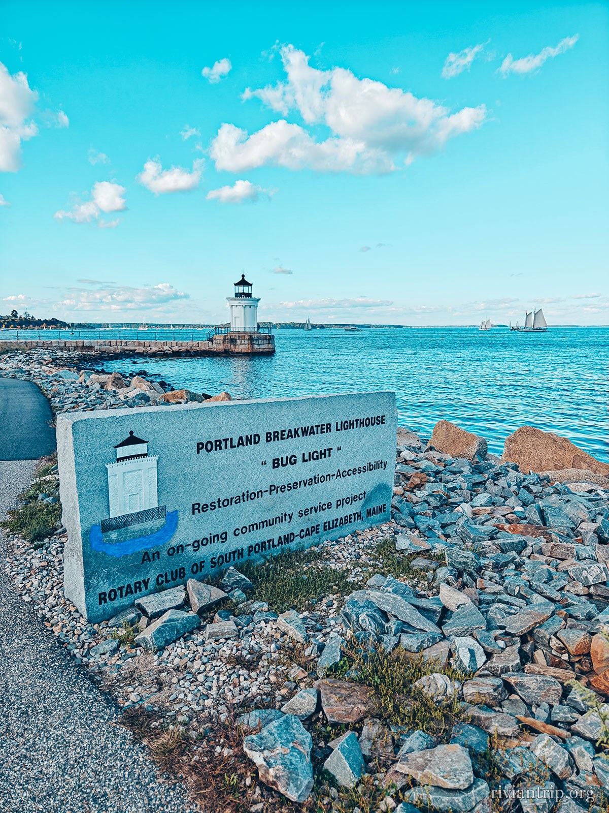 Le panneau d’interprétation du Portland Breakwater Lighthouse, dit Bug Light
