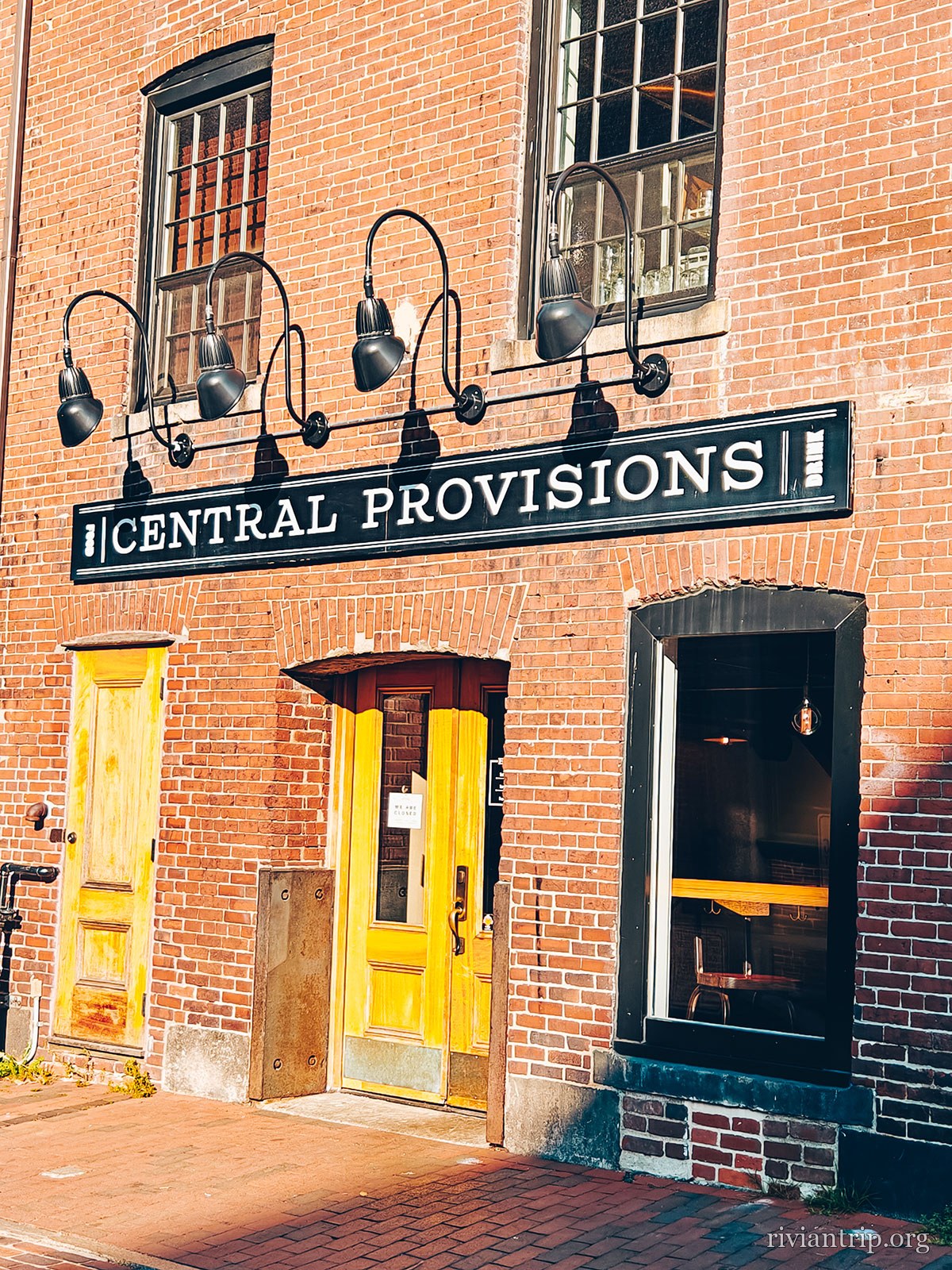 Une rue de Portland, dans la brique du Old Port
