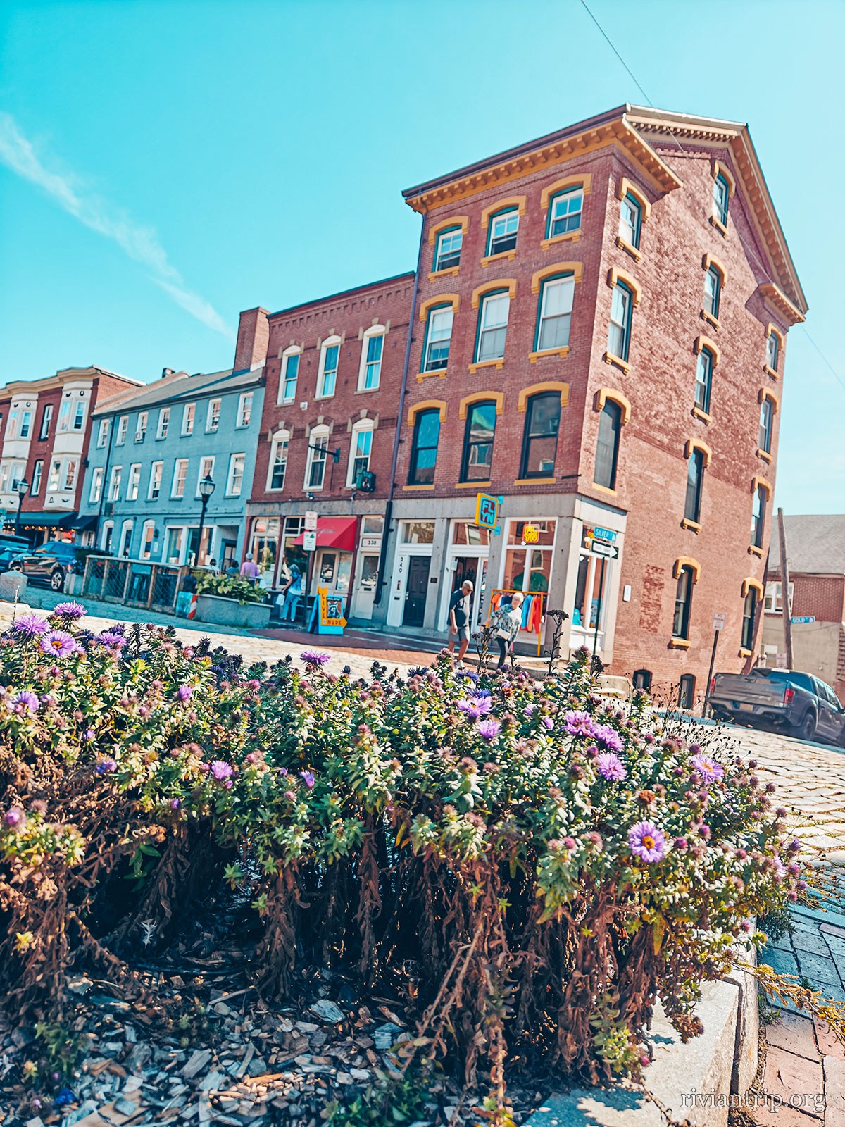 Une rue de Portland, dans la brique du Old Port